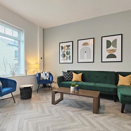 Stott House - Bright Spacious Townhouse 15 Minutes To Central Manchester With Free Parking Villa Eksteriør bilde