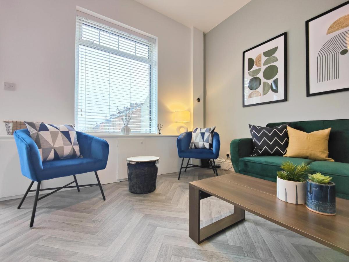 Stott House - Bright Spacious Townhouse 15 Minutes To Central Manchester With Free Parking Villa Eksteriør bilde